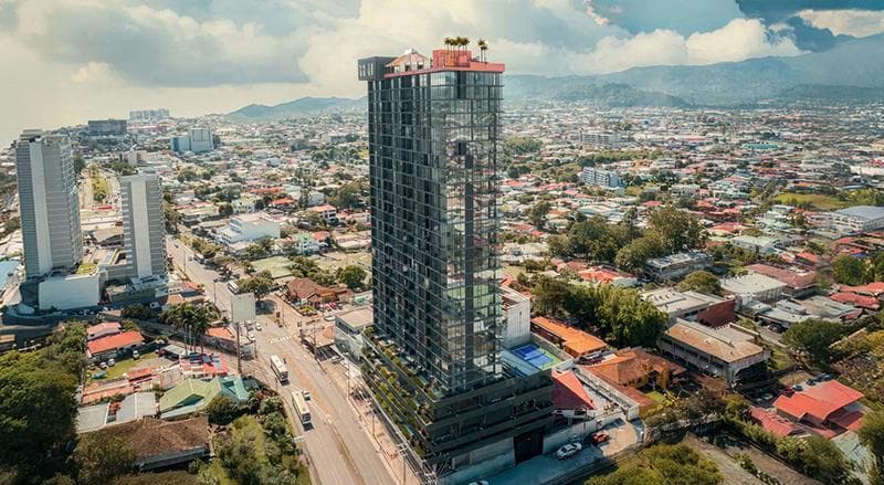 Paso 1 · Llegada al edificio
