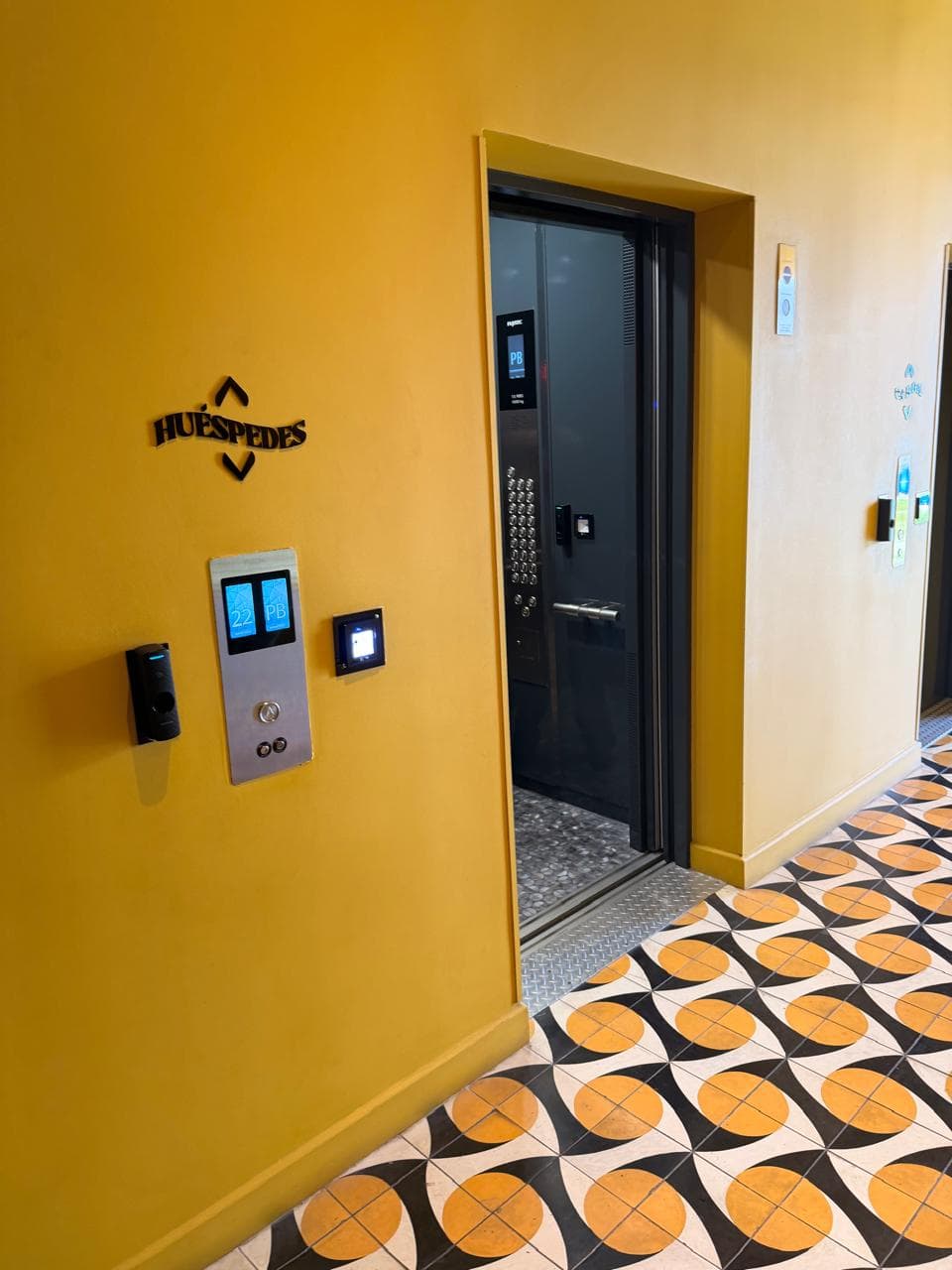 Paso 4 · Uso del elevador